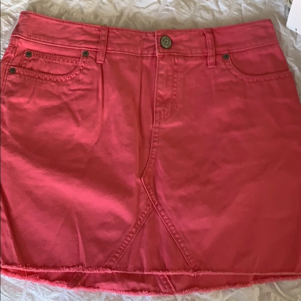 NWT GAP Women’s Denim Skirt (Size 6)